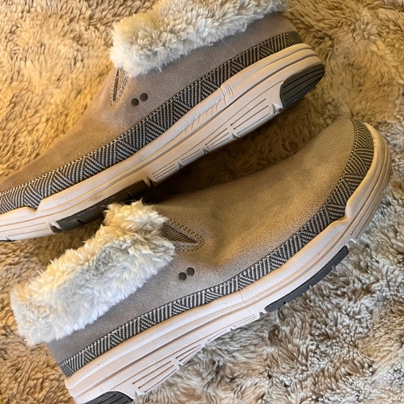 Ryka - 11W - Fur lined slip on (BRAND NEW) - Picture 1 of 3